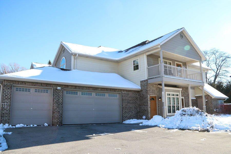 18825 Madeline Ln #C, Brookfield, WI 53045