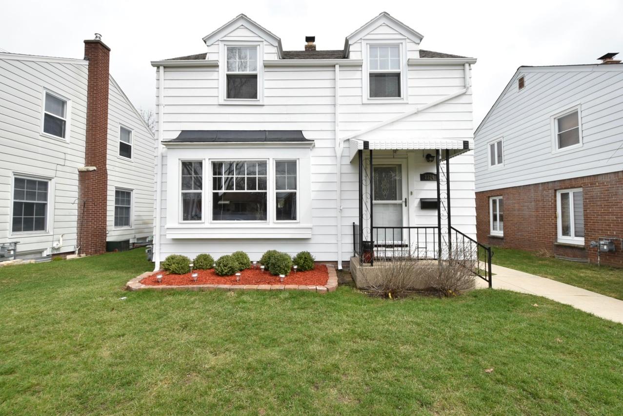 2324 S 56th St, West Allis, WI 53219