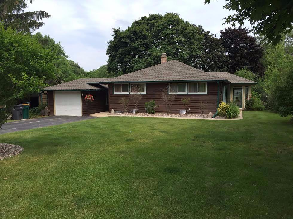 5724 S 115th St, Hales Corners, WI 53130