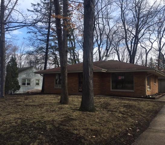 2610 N 111th St, Wauwatosa, WI 53226