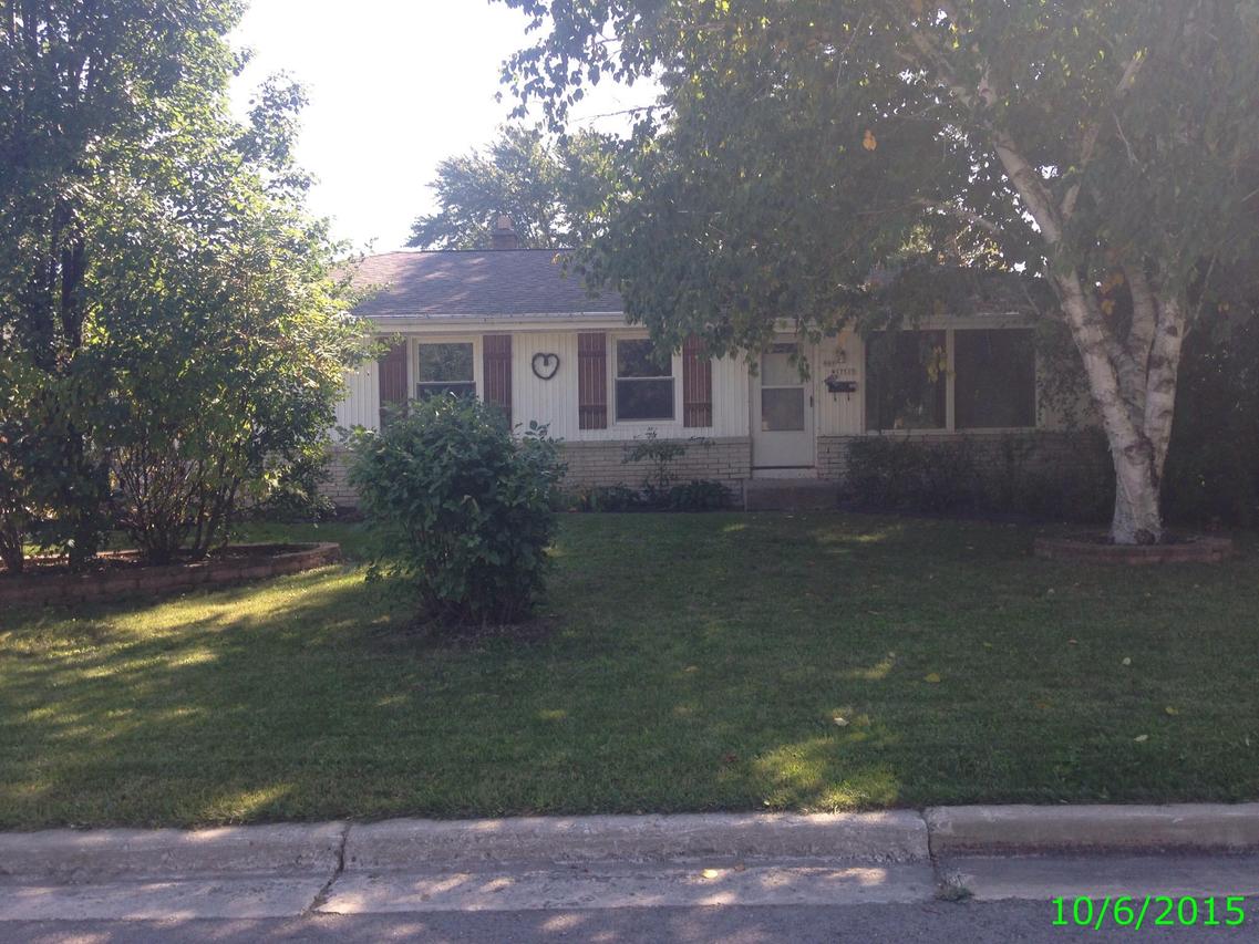 N89W17515 St Thomas Dr, Menomonee Falls, WI 53051