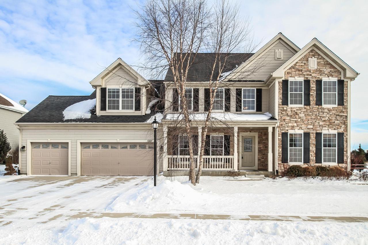 1351 Mamerow Ln, Oconomowoc, WI 53066