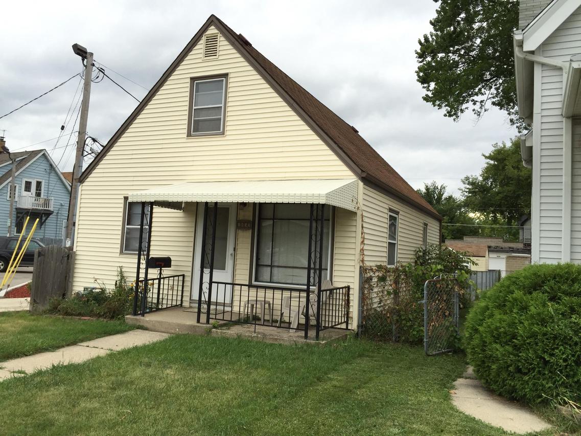 1653 S 60th St, West Allis, WI 53214