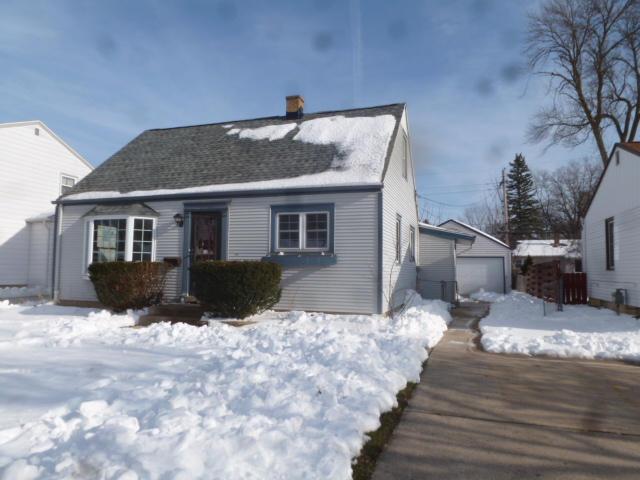 1000 S 111th Pl, West Allis, WI 53214