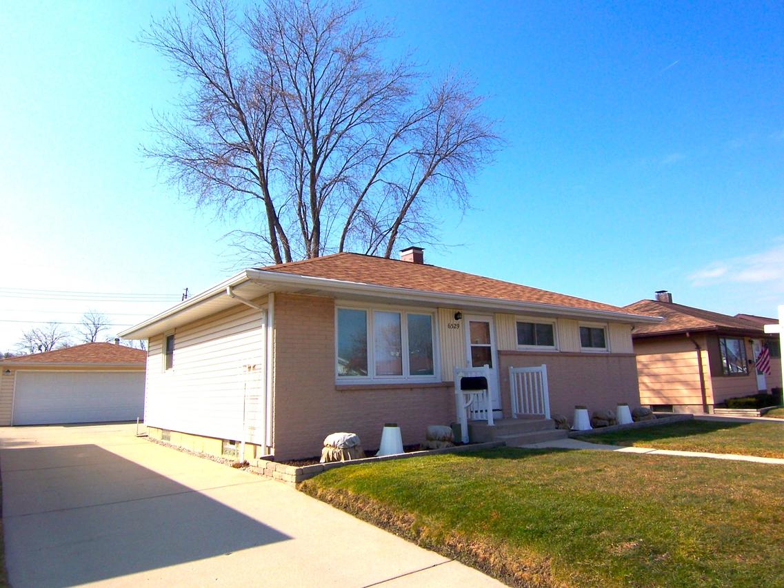 6529 S 17th St., Milwaukee, WI 53221