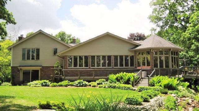 N71W26620 White Oak Dr, Lisbon, WI 53089