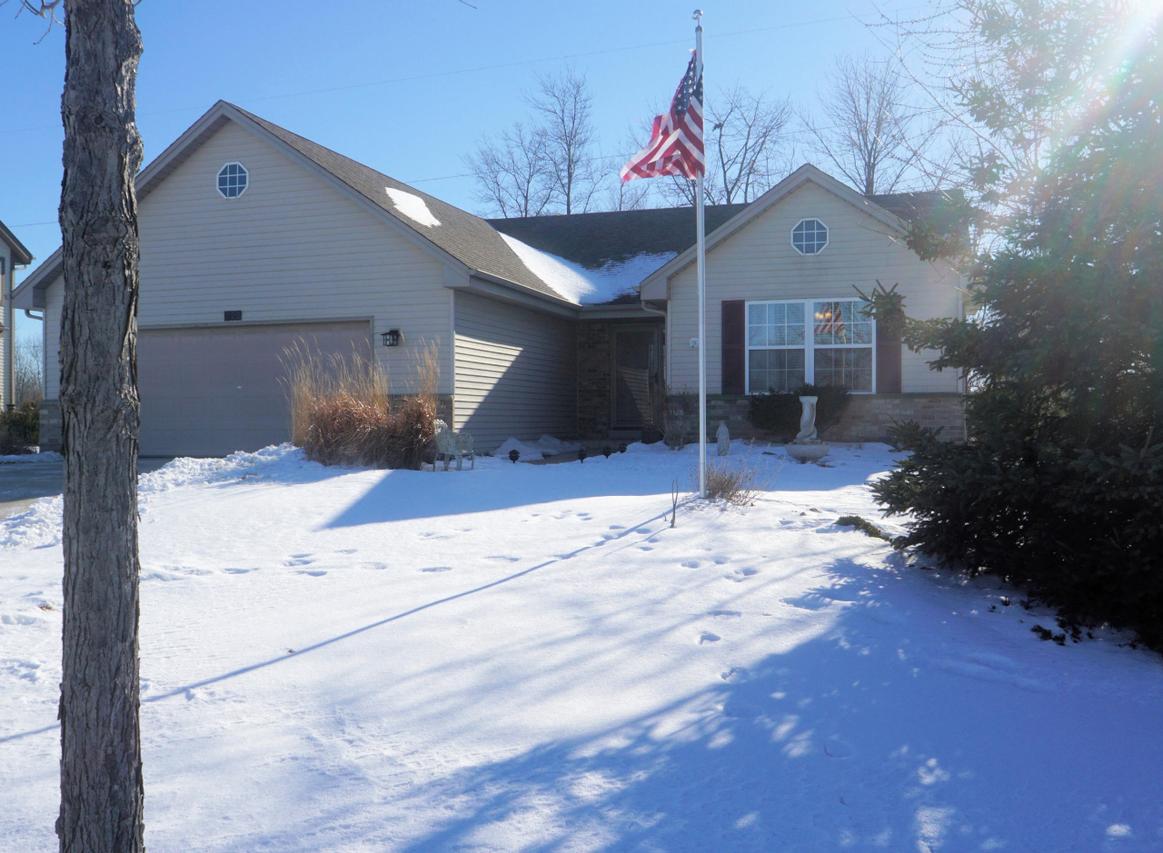 629 E Randy Rd, Oak Creek, WI 53154