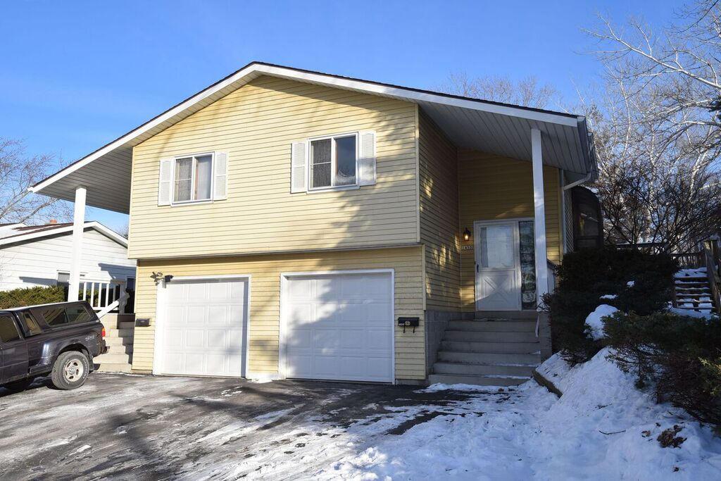 1451 Victoria Dr 1453, Waukesha, WI 53189