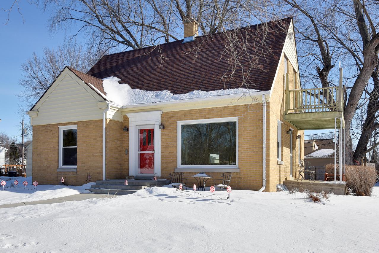 1121 N 11th Ave, West Bend, WI 53090