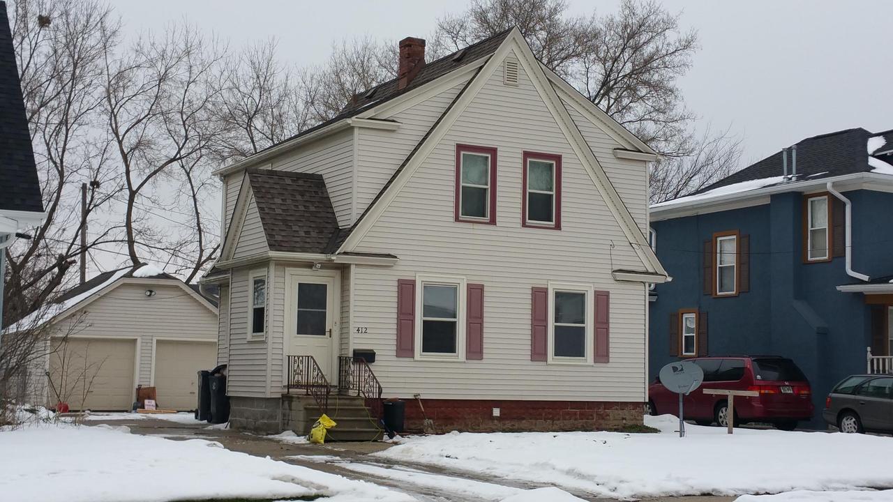 412 W Newhall Ave., Waukesha, WI 53186