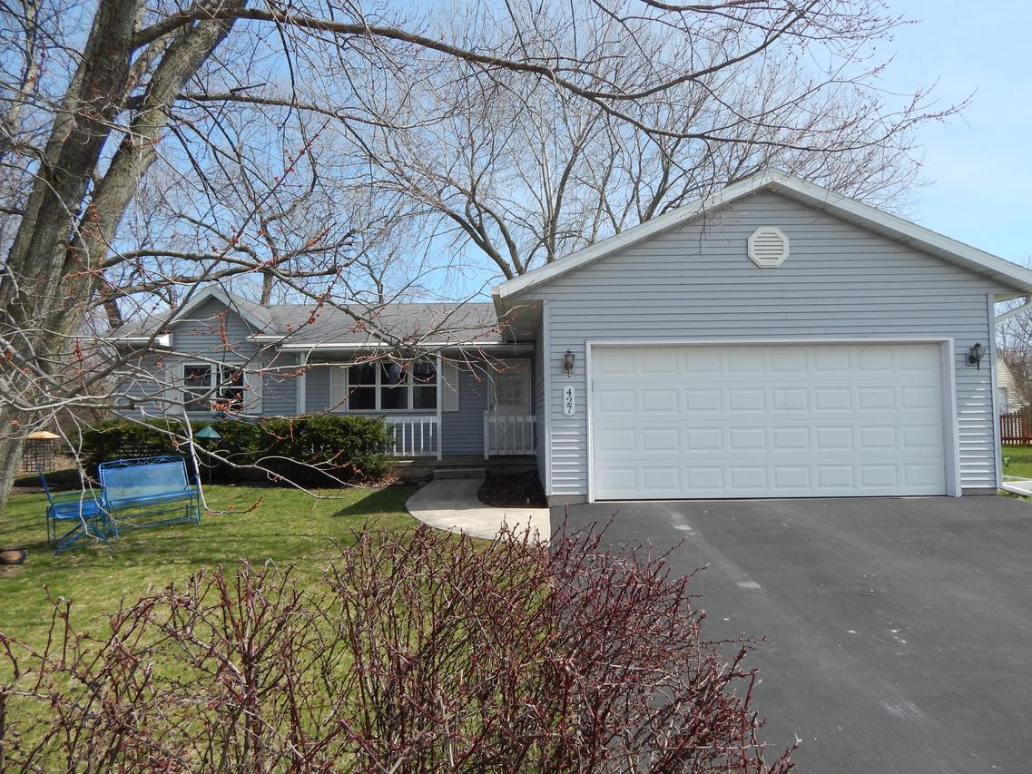 427 N Amparo St, Elkhorn, WI 53121