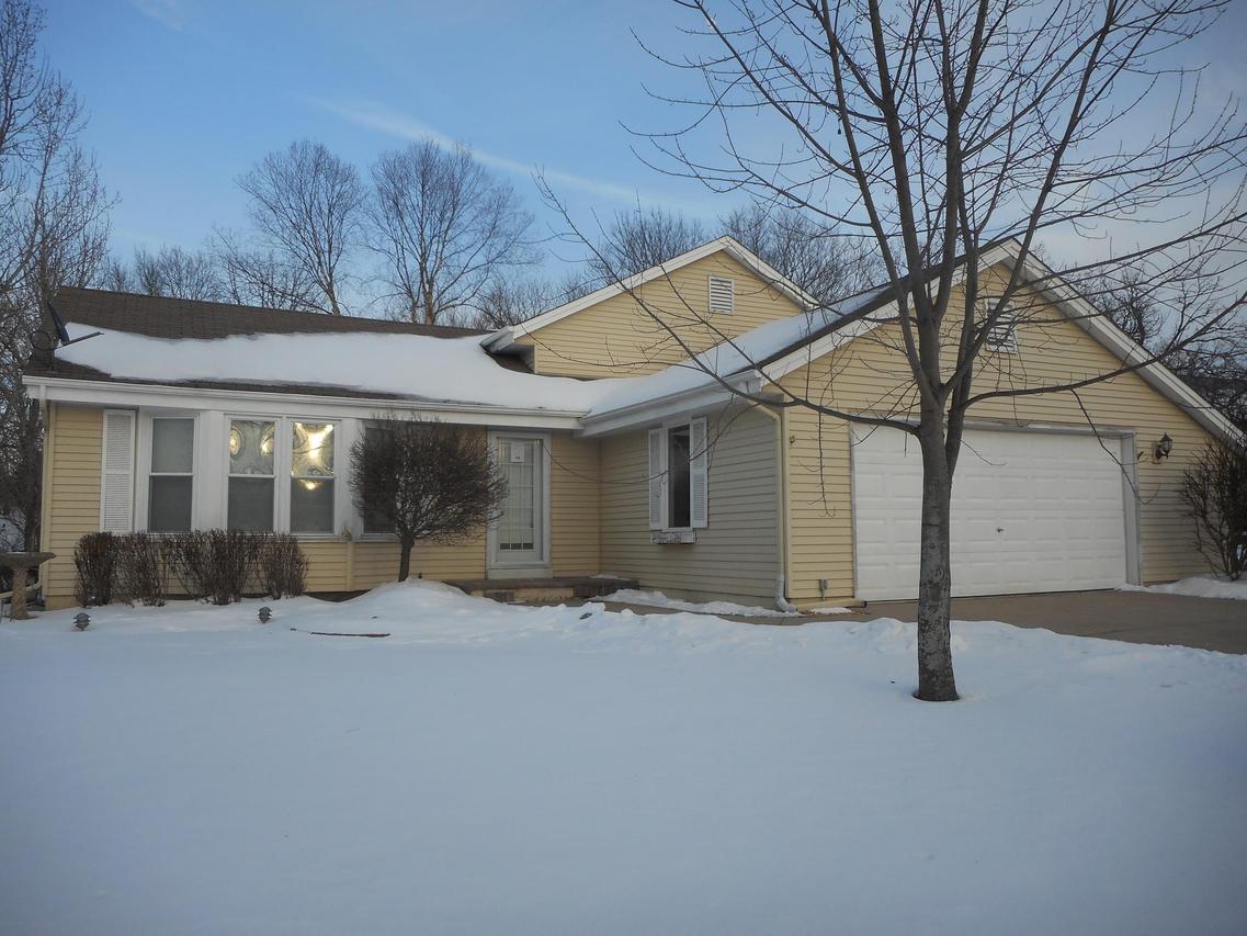 2701 Brighton Dr, Waukesha, WI 53188