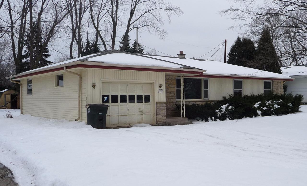 W174N8822 Christopher Blvd, Menomonee Falls, WI 53051