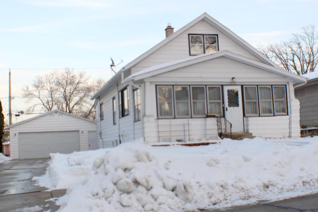 1534 S 94th Pl, West Allis, WI 53214