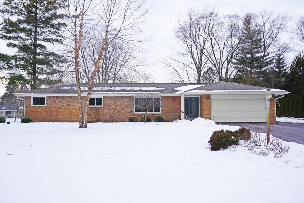 3155 Marti Ln, Brookfield, WI 53045