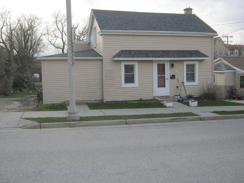 W164N9031 Water St, Menomonee Falls, WI 53051