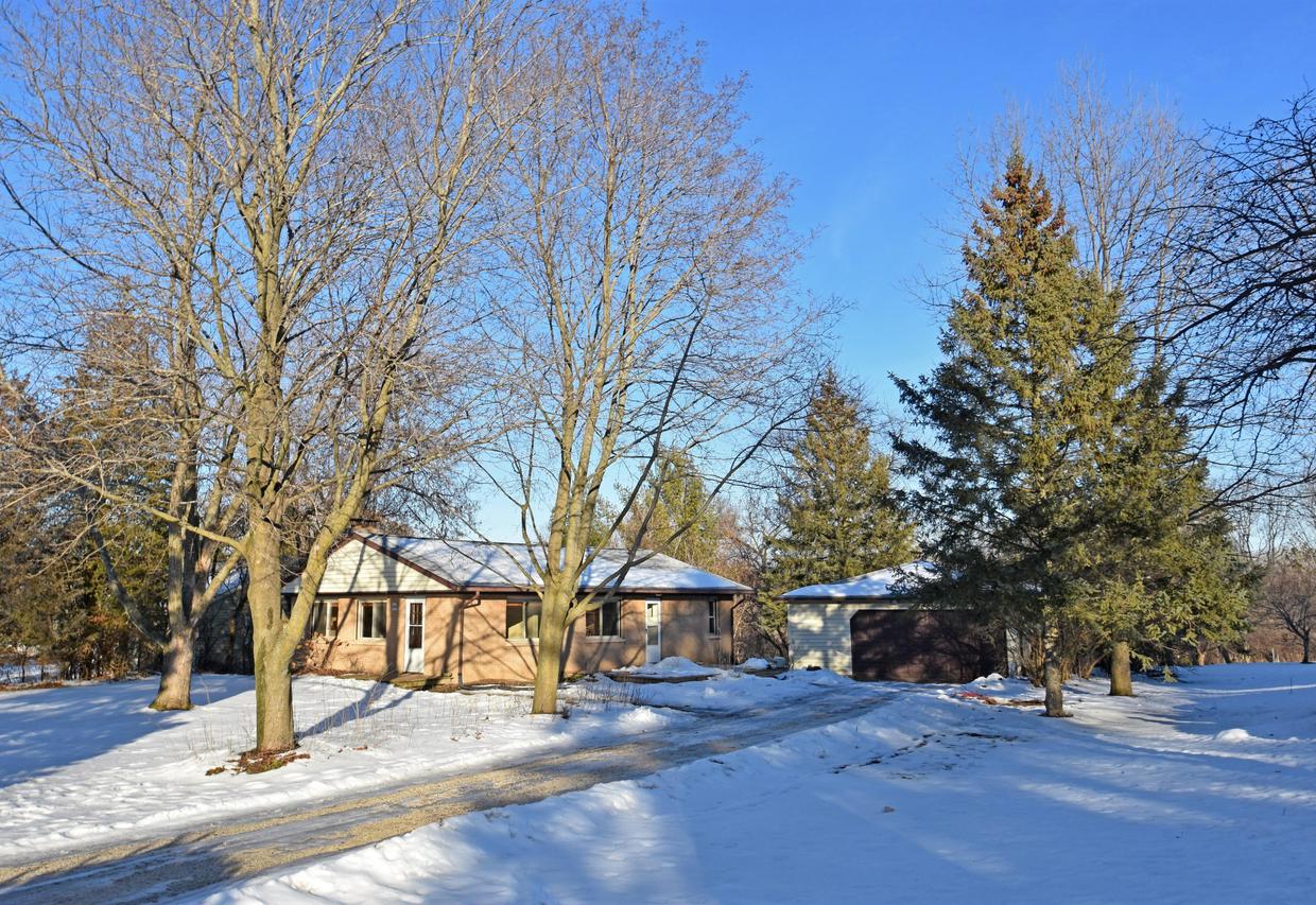 W276N2102 Spring Creek, Pewaukee, WI 53072