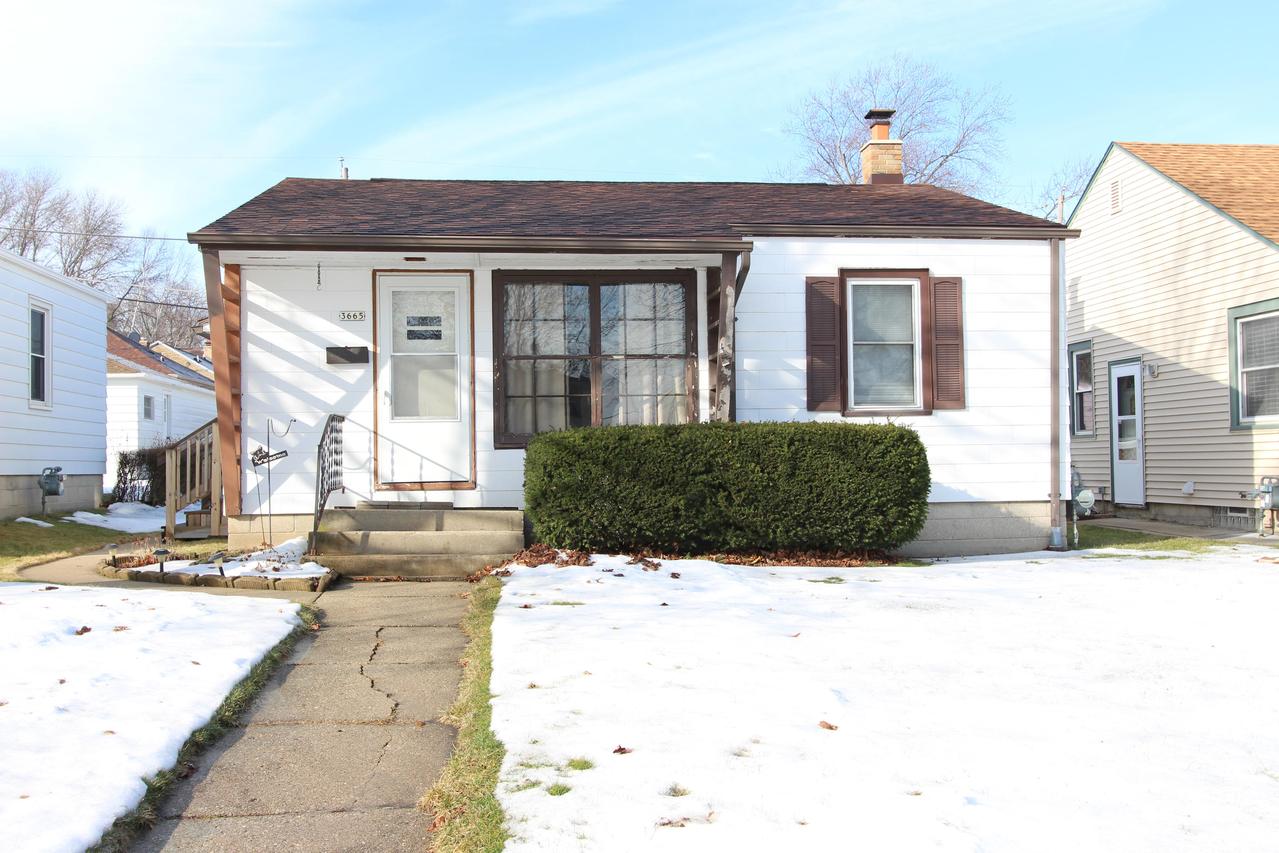 3665 S Whitnall Ave, Milwaukee, WI 53207