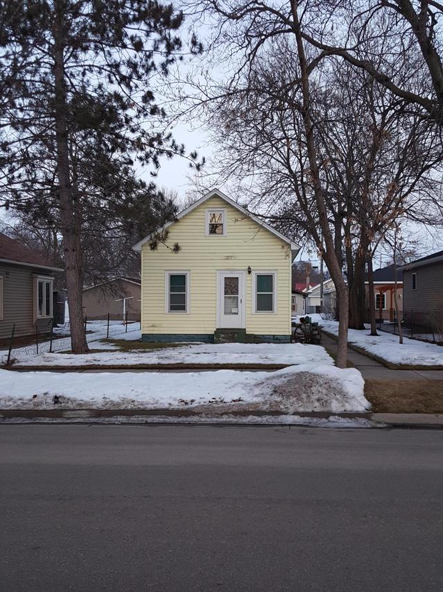 2306 Loomis St., La Crosse, WI 54603
