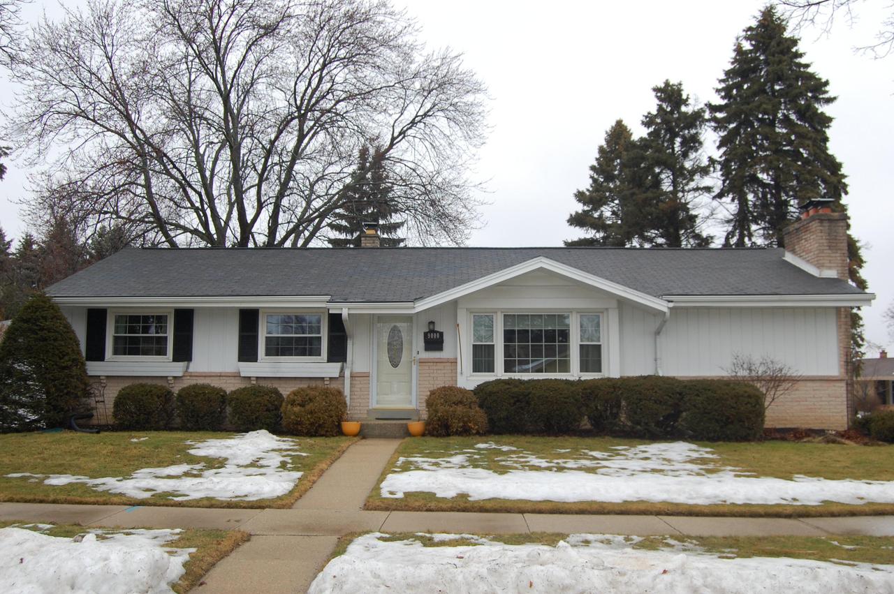 9000 W Burdick Ave, Milwaukee, WI 53227