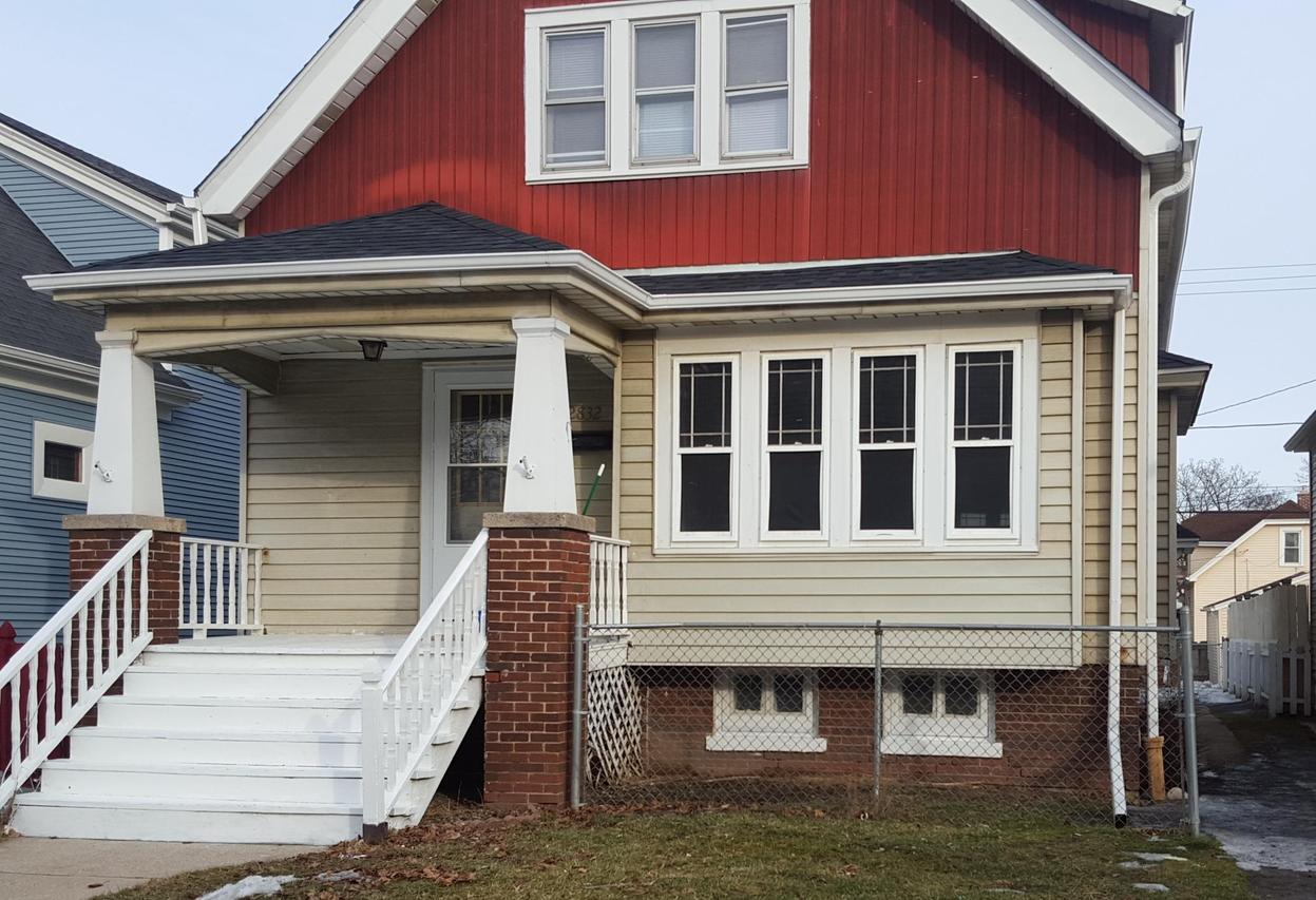 2832 S 15th Pl, Milwaukee, WI 53215