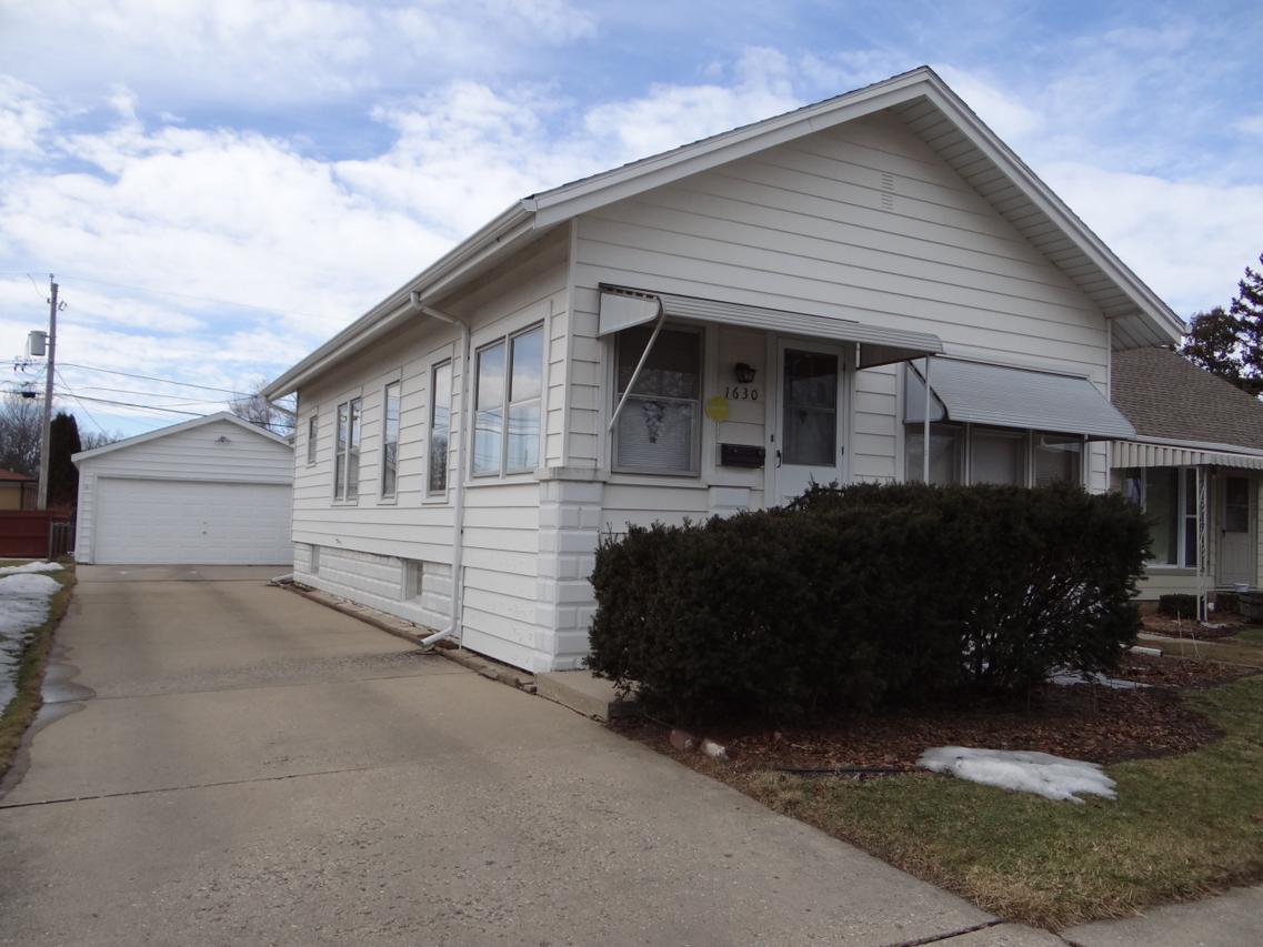 1630 Cleveland Ave, Racine, WI 53405