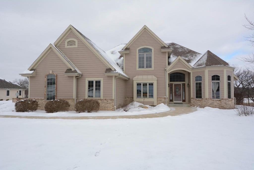 S94W23720 Kunzendorf Ct, Vernon, WI 53103