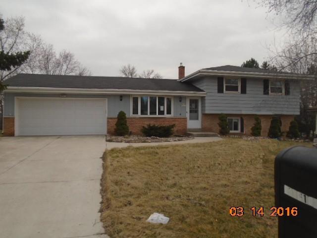 N94W16561 Cumberland Rd, Menomonee Falls, WI 53051