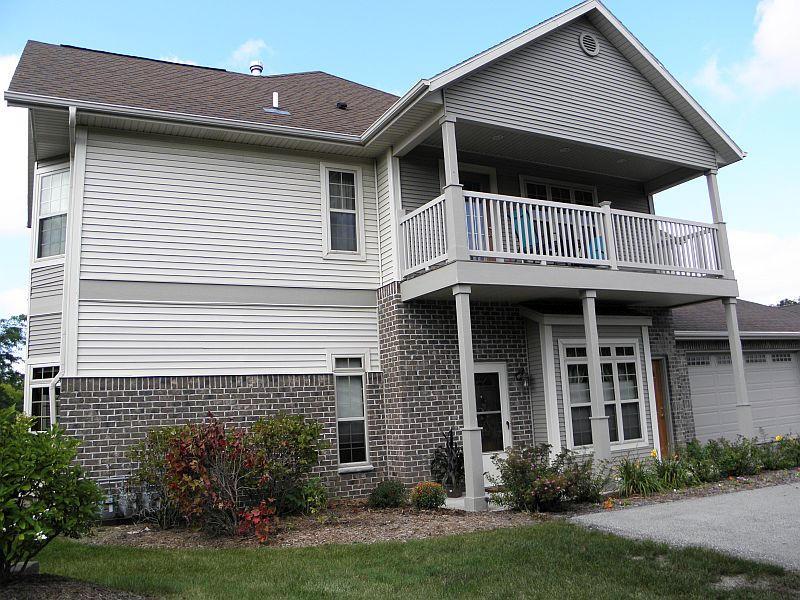 18825 Madeline Ln #A, Brookfield, WI 53045