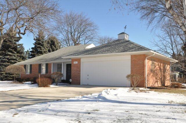 3401 Chatham St, Racine, WI 53402