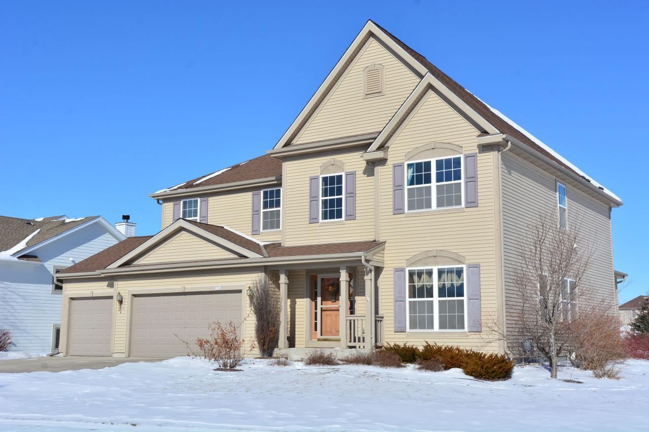 1912 Creekside Pl., West Bend, WI 53095