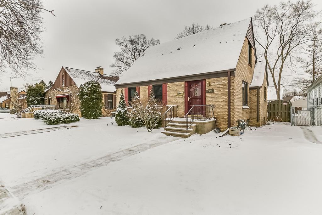 2543 Lincoln Rd, Kenosha, WI 53143