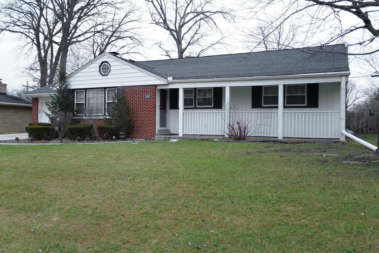 4520 N 109th St, Wauwatosa, WI 53225