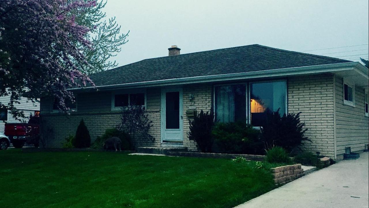 N85W15153 Mac Arthur Dr, Menomonee Falls, WI 53051