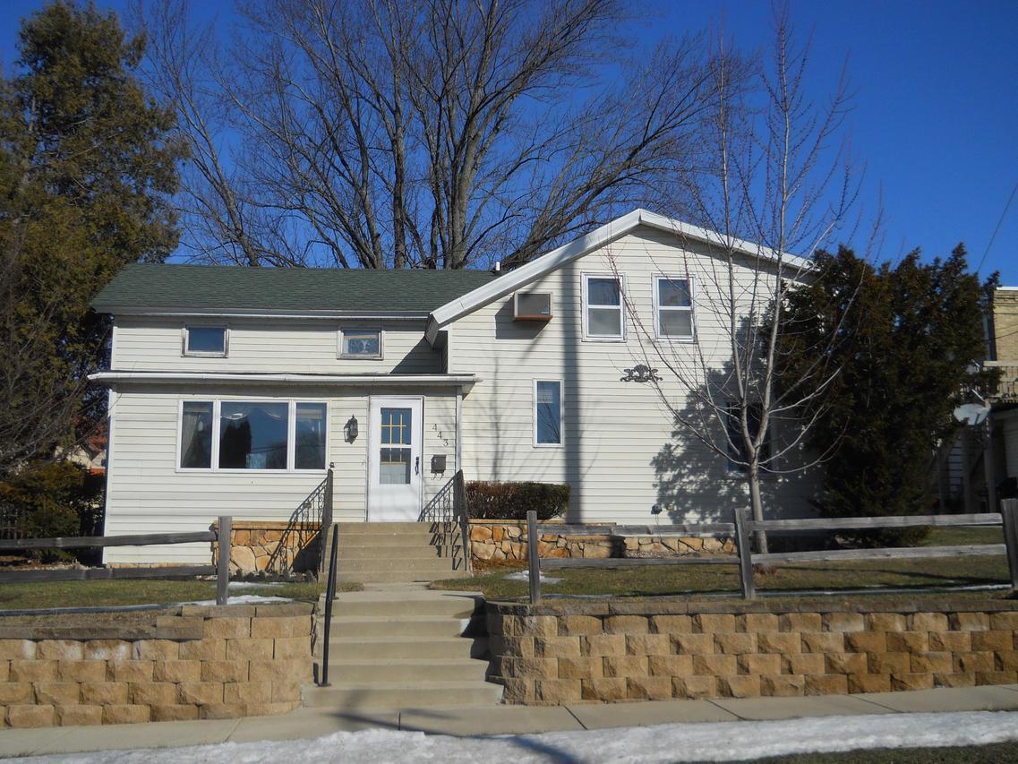443 E Racine St, Jefferson, WI 53549