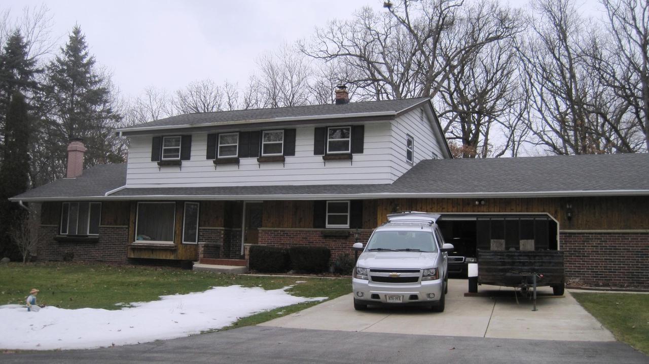 12200 W Scherrei Dr., Franklin, WI 53132