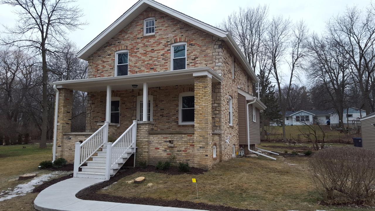 12623 W Meadow Ln, New Berlin, WI 53151