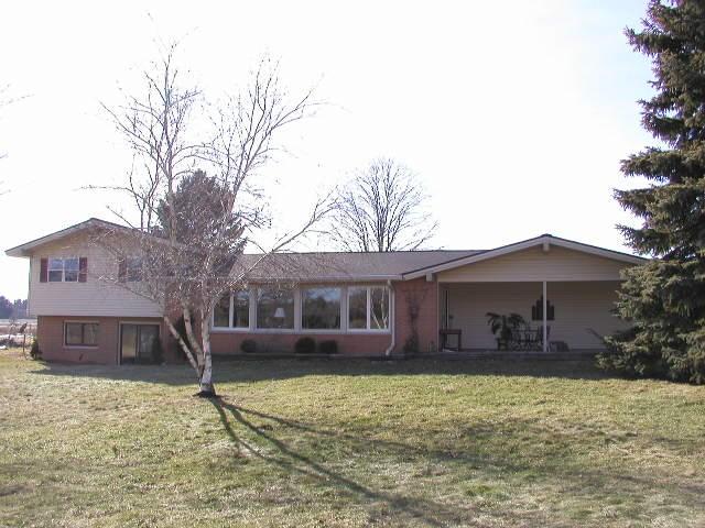 W267N5875 Moraine Dr, Lisbon, WI 53089