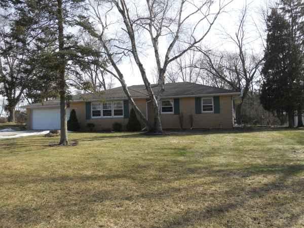 17445 Country Ln., Brookfield, WI 53045