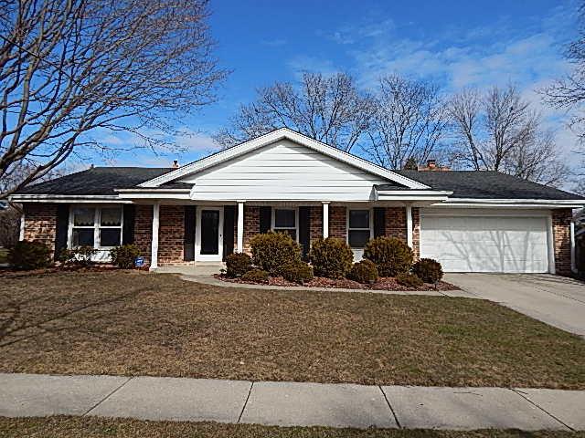 8822 Greenview Ln., Greendale, WI 53129