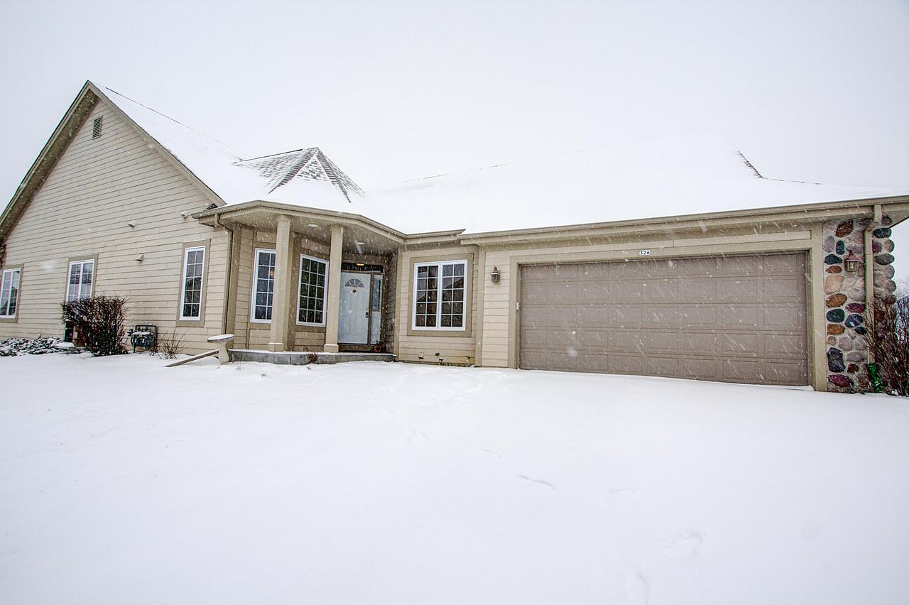 326 Woodford Dr, West Bend, WI 53090