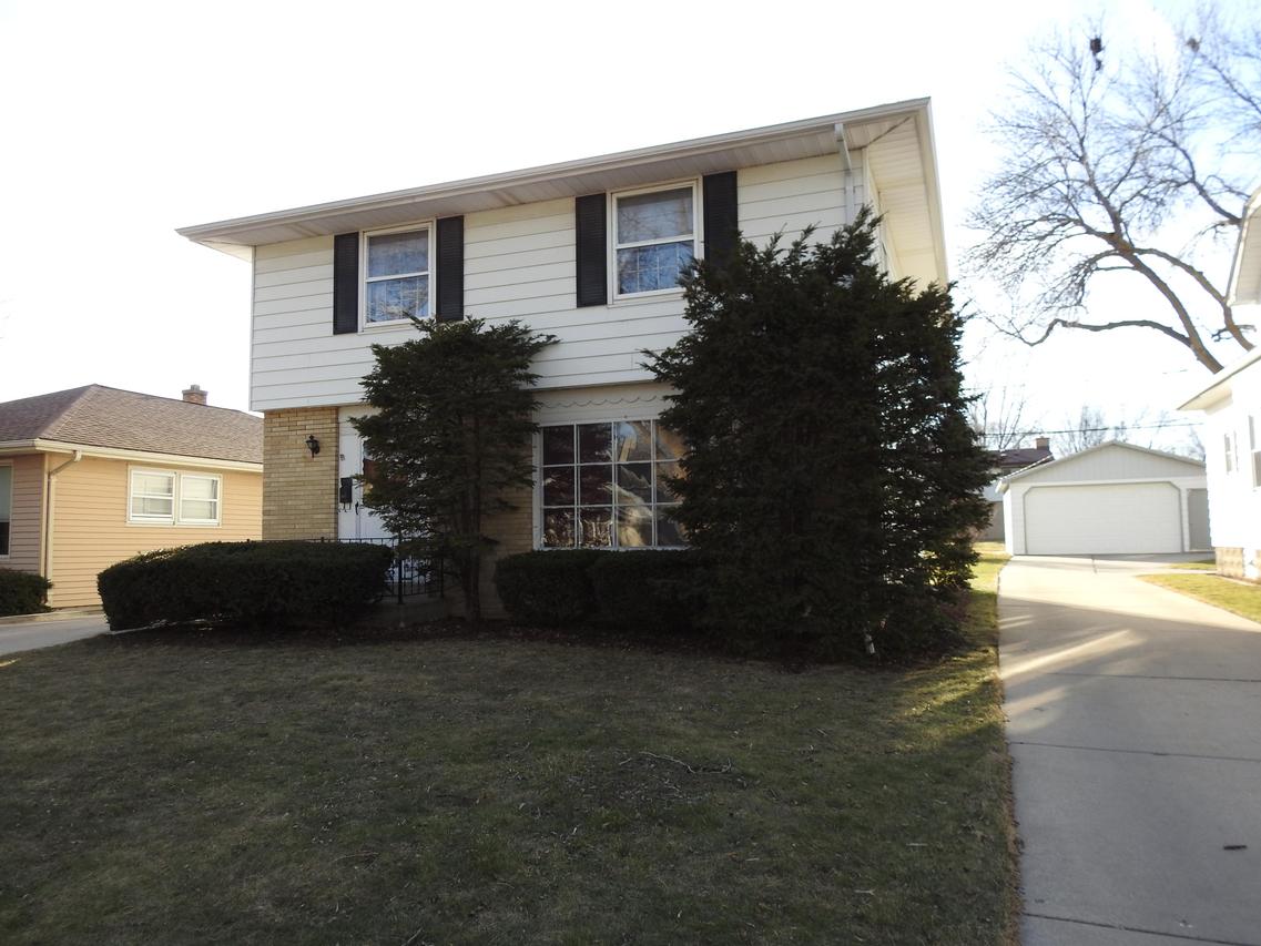 1229 S 88th St, West Allis, WI 53214