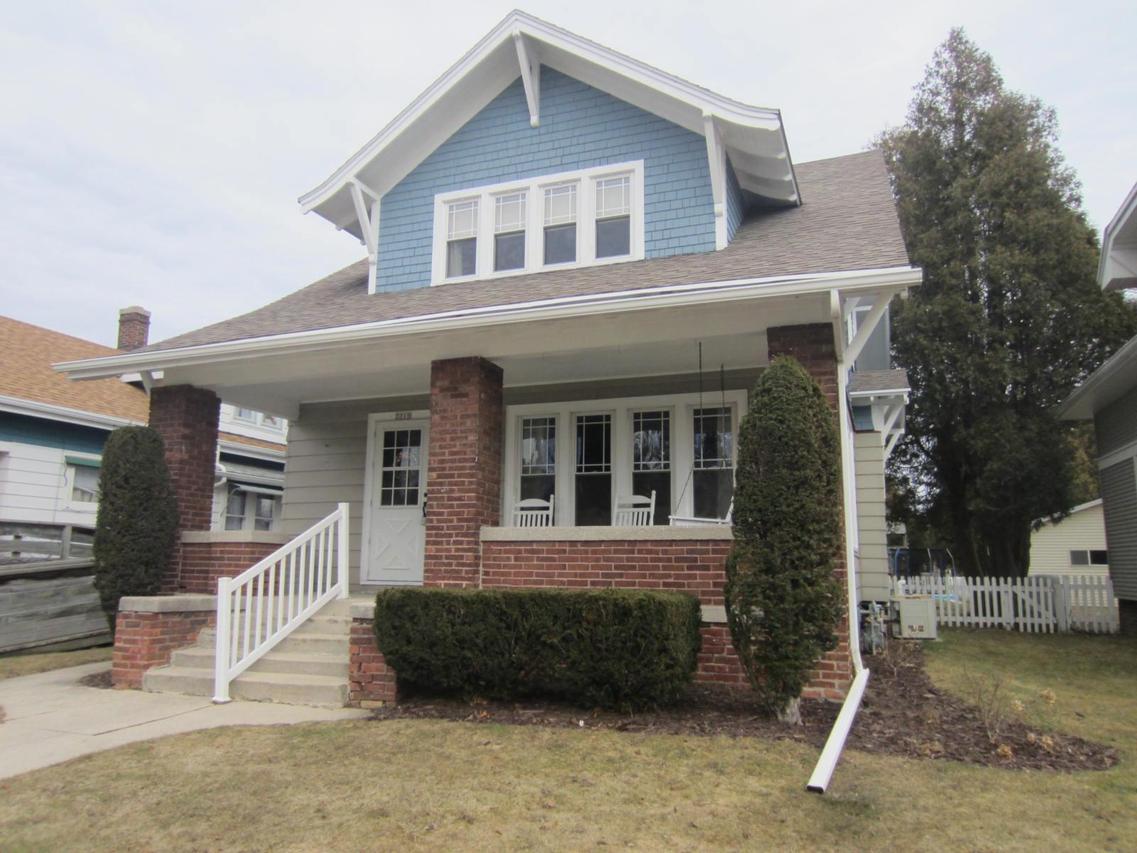 2215 N 8th St., Sheboygan, WI 53081