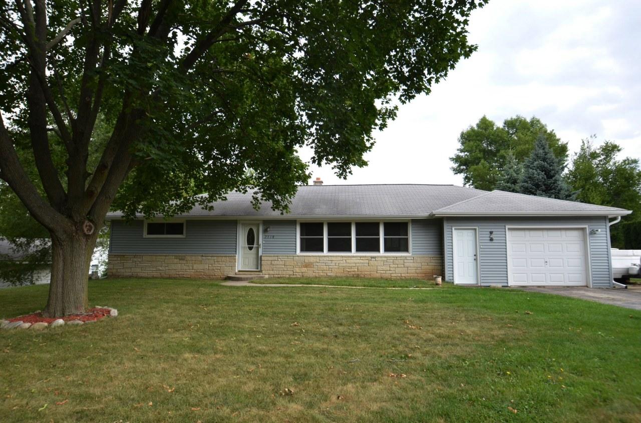 2318 Northview Rd, Waukesha, WI 53188