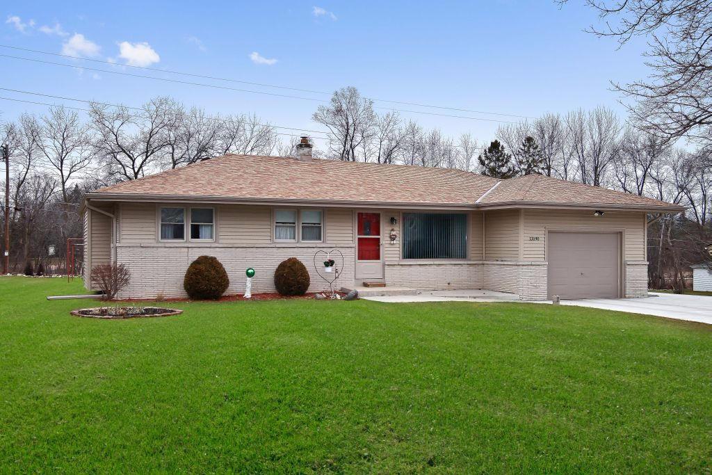 13590 W Honey Ln., New Berlin, WI 53151