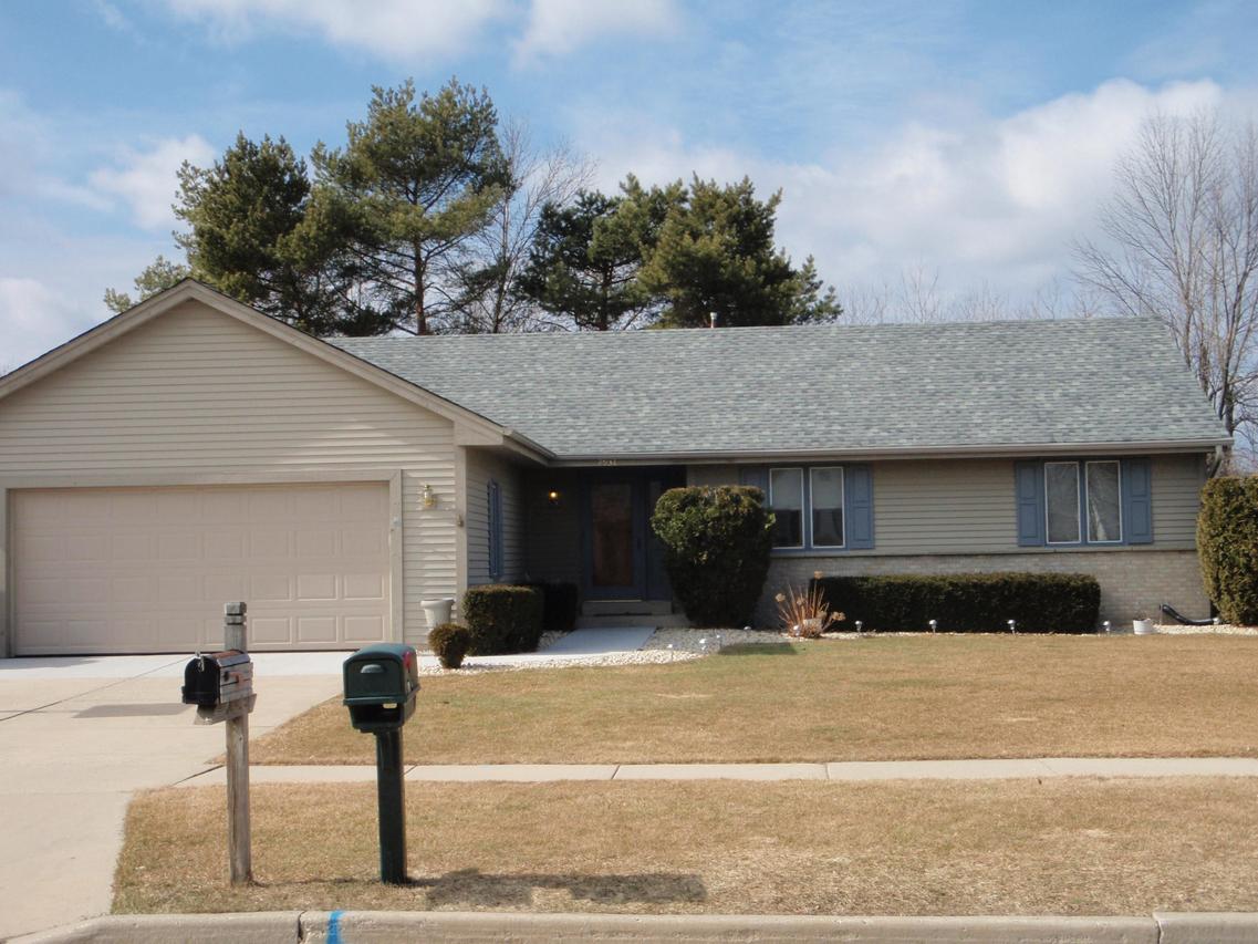 7931 S 47th St, Franklin, WI 53132