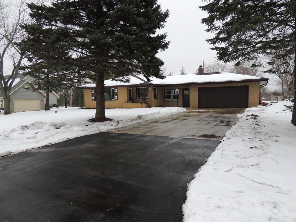 W178N5136 Roseway Ave, Menomonee Falls, WI 53051