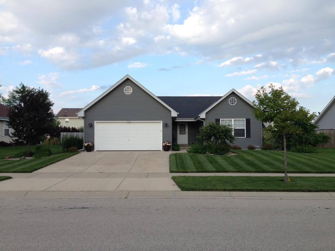 1528 Falcon Dr, Hartford, WI 53027