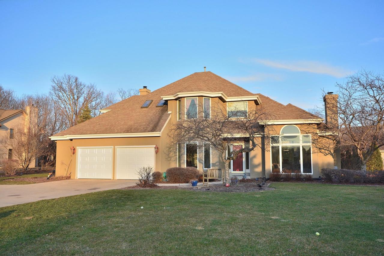 13595 W Maple Ridge, New Berlin, WI 53151