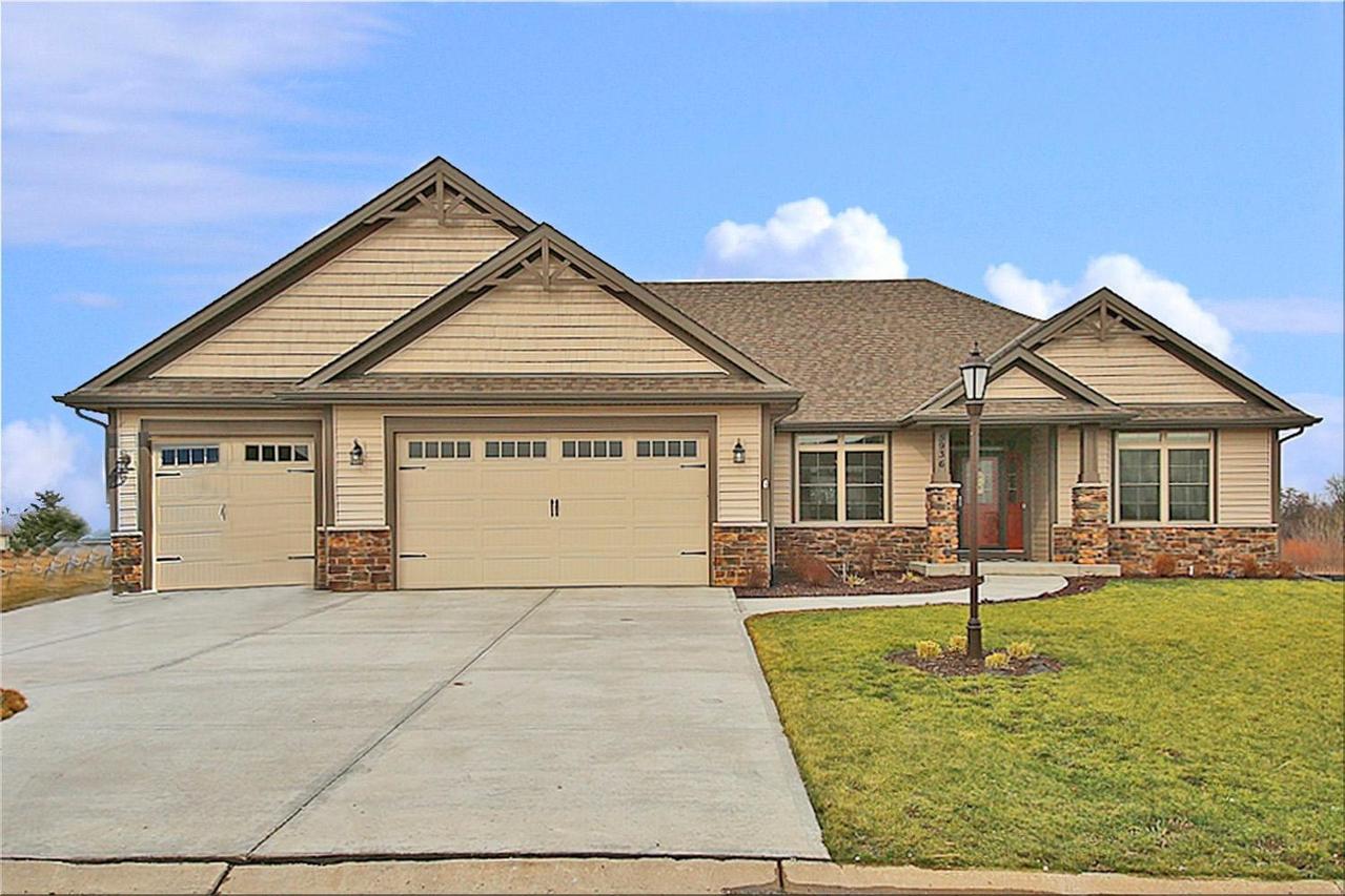 5936 Star Grass Ln, Caledonia, WI 53406